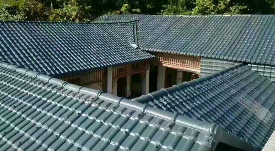 树脂瓦成为了乡下盖房子不可或缺的一份子，当然是它本来就很好